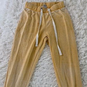Forever21 - - Yellow Joggers🤩